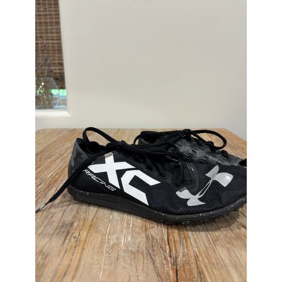 Under Armour Charged Bandit XC Spike track running shoes Size 7.5 Black White - Picture 2 of 8